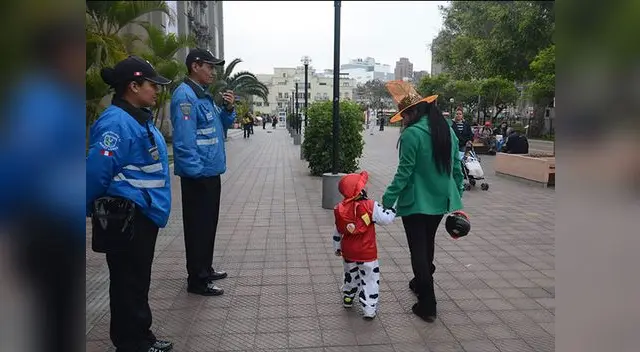 Acompañar a sus hijos más pequeños Acompañar a sus hijos más pequeños