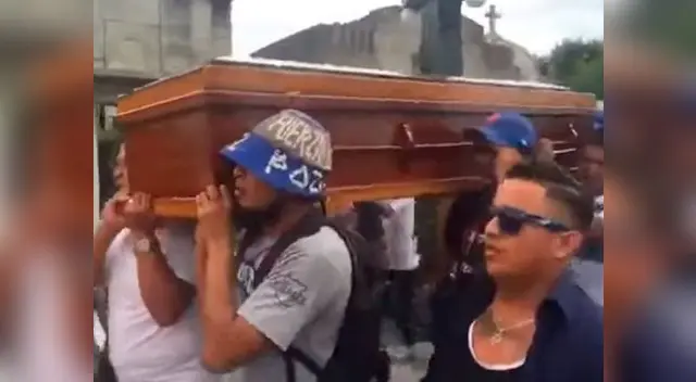 'Huevo Frito' fue despedido entre bombos y platillos