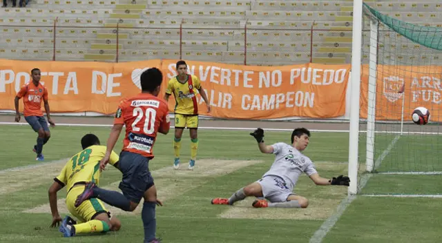 La valla del Sport Loreto fue vencido en seis ocasiones . FOTO: Segunda División La valla del Sport Loreto fue vencido en seis ocasiones . FOTO: Segunda División