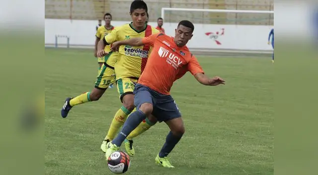 Junior Viza estuvo inspirado marcó dos goles. FOTO: Segunda División Junior Viza estuvo inspirado marcó dos goles. FOTO: Segunda División