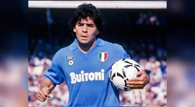 Diego Maradona es uno de los mejores futbolistas del mundo Diego Maradona es uno de los mejores futbolistas del mundo