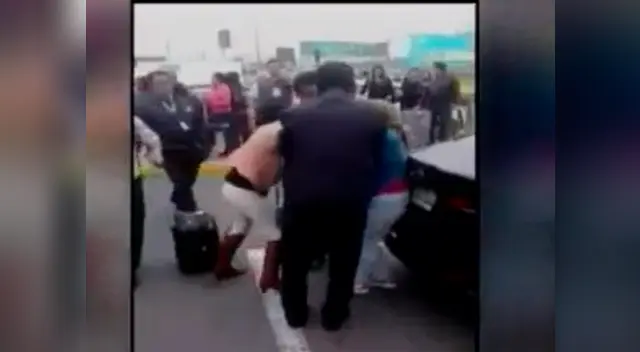 Enfurecida mujer agredió a la amante de su esposo.