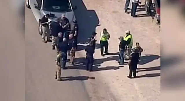 Al menos 27 muertos deja un tiroteo en una iglesia de Texas