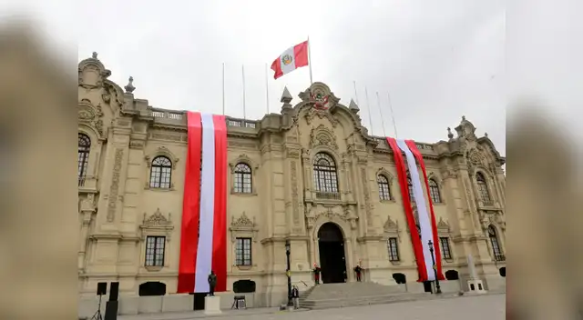 Palacio de Gobierno alienta a la selección peruana 