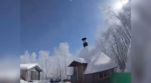 Meteorito cayendo sorprende a pobladores al convertir la noche en día Meteorito cayendo sorprende a pobladores al convertir la noche en día
