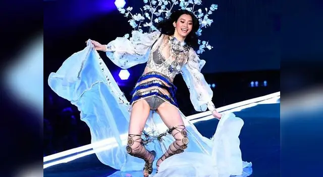 Ángel de Victoria's Secret pasa bochornoso momento durante desfile