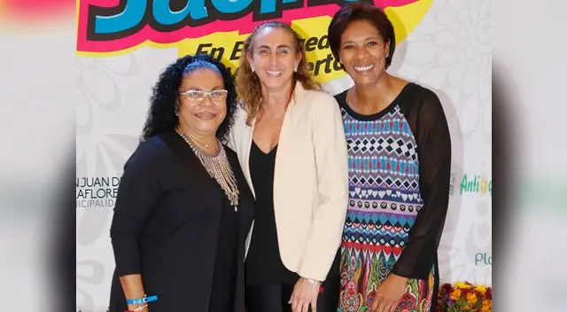 Criolla en estreno de cinta de la paisana