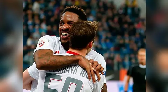 Jefferson Farfán sigue empilado en Rusia