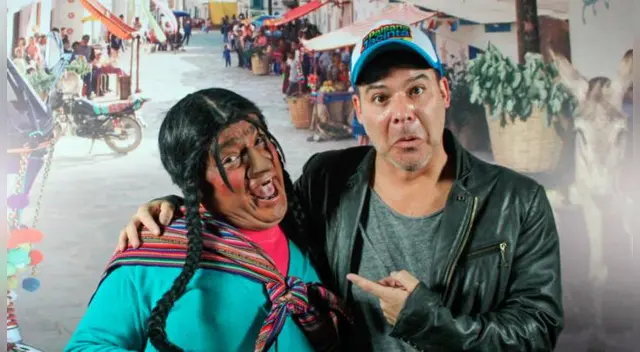 La Paisana con el director de la película Adolfo Aguilar
