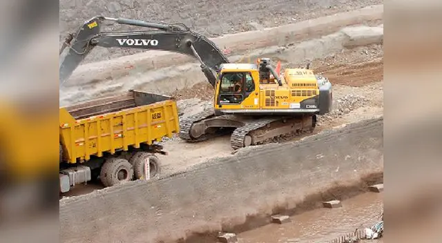 Crecida del río Rímac afectó las obras en Línea Amarilla Crecida del río Rímac afectó las obras en Línea Amarilla