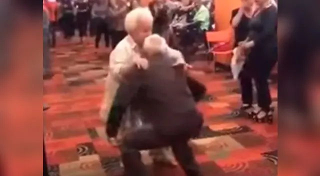 Pegajoso baile de ancianos ha dado la vuelta al mundo