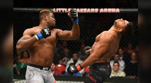 Momento del impresionante KO Francis Ngannou a Alistair Overeem