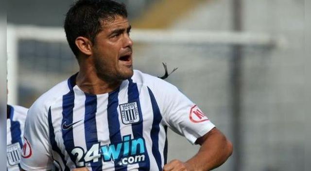 Luis Aguiar celebrando un gol con la camiseta del Alianza Lima Luis Aguiar celebrando un gol con la camiseta del Alianza Lima