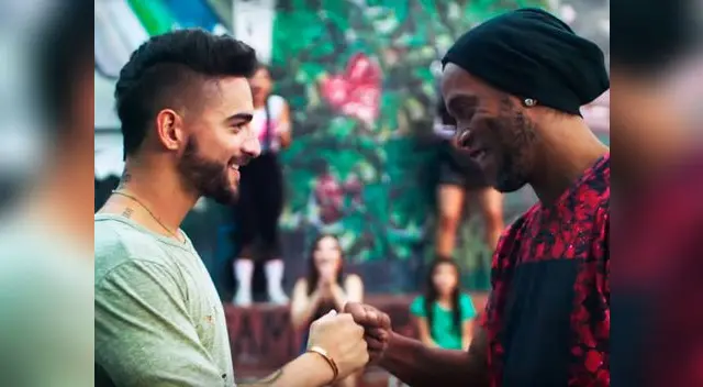 Ronaldinho es la nueva estrella del videoclip de Maluma 