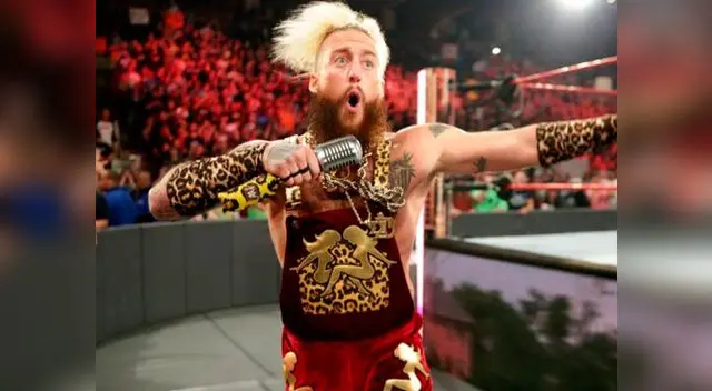 Exigen a luchador de la WWE cambiar su firma por considerarla obscena 