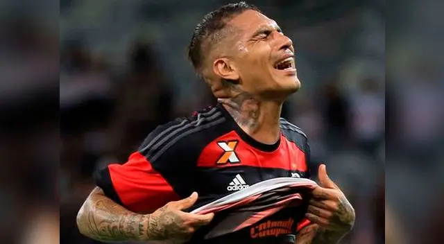 Paolo Guerrero vistiendo la camiseta del Flamengo Paolo Guerrero vistiendo la camiseta del Flamengo