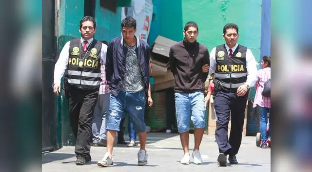 Balean a vigilante durante asalto a mercado en VMT