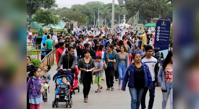Peruanos se alistan para recibir el 2018 Peruanos se alistan para recibir el 2018