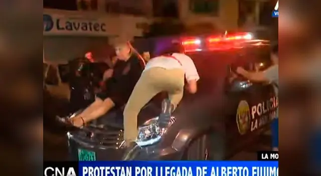 Vecinos de La Molina protestan por llegada de Alberto Fujimori