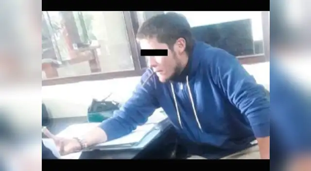 Turista chileno es detenido por orinar en Plaza de Armas de Cusco Turista chileno es detenido por orinar en Plaza de Armas de Cusco