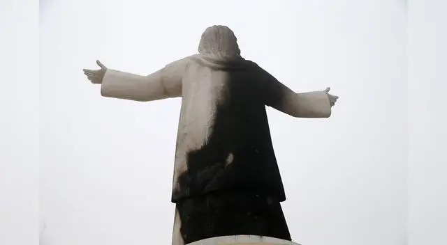 Cristo del Pacífico se encuentra en abandono tras incendio. Fuente: Andina