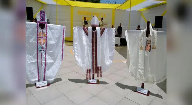 12 internos de los penales de Mujeres Arequipa, Ayacucho y Varones Cusco realizaron casullas para el Papa Francisco