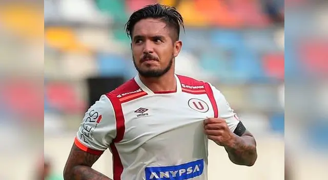 Juan Manuel Vargas se mete al once de Universitario