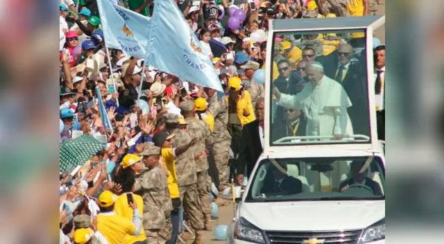 Francisco en playa Huanchaco Francisco en playa Huanchaco