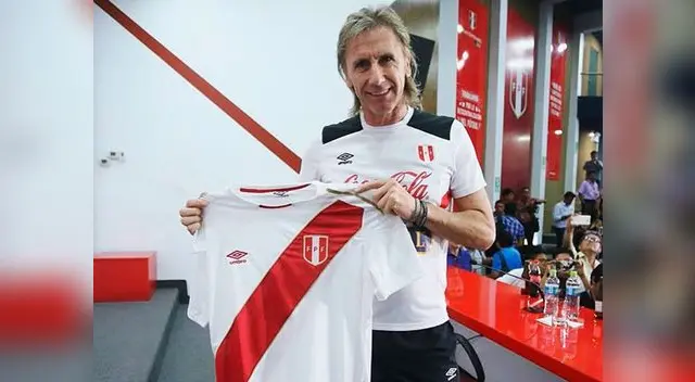 Confía que Farfán y Guerrero lleguen en su mejor momento. Le preocupan Cueva y Reyna, y de Benavente y Ascues dijo que van a tener su chance