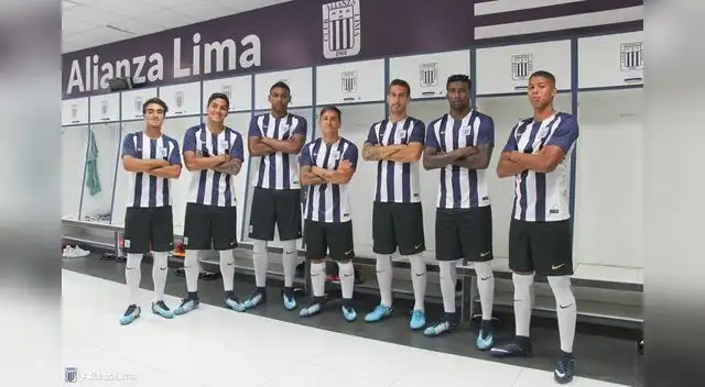 La nueva camiseta de Alianza Lima para este 2018 La nueva camiseta de Alianza Lima para este 2018