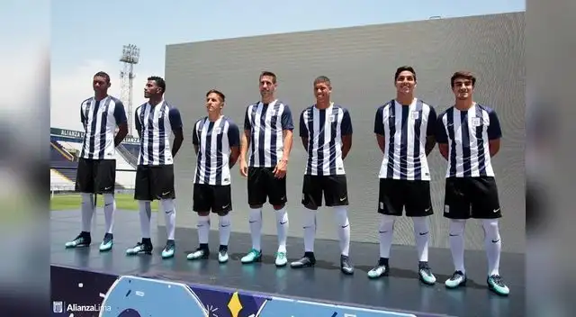 La nueva camiseta de Alianza Lima para este 2018 La nueva camiseta de Alianza Lima para este 2018