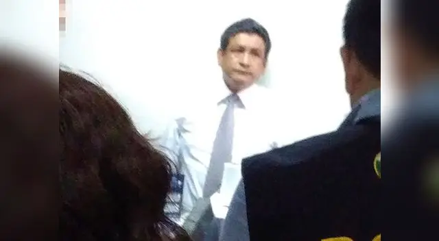 Ocma del Poder Judicial capturó a secretario Juan Carlos Osorio Huapaya cobrando coima Ocma del Poder Judicial capturó a secretario Juan Carlos Osorio Huapaya cobrando coima