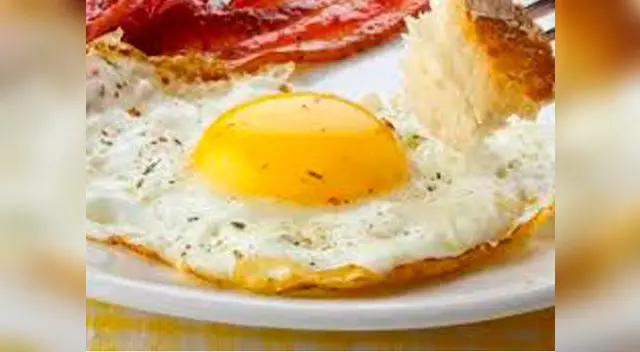 Precio de huevo frito en restaurante limeño causa indignación