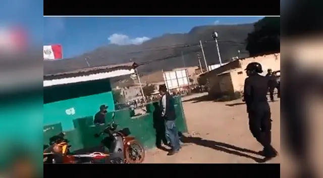 Manifestantes intentaban rescatar a compañeros que al inicio del paro fueron detenidos Manifestantes intentaban rescatar a compañeros que al inicio del paro fueron detenidos