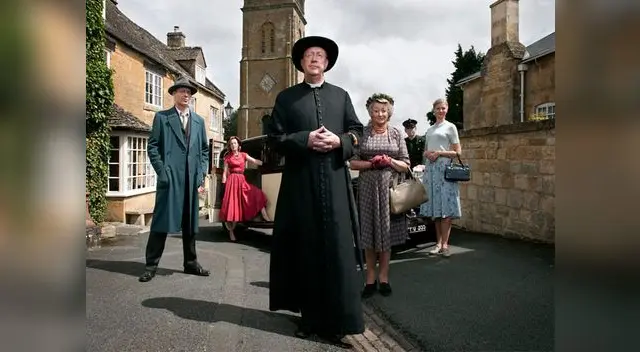 Padre Brown retorna con nuevas aventuras Padre Brown retorna con nuevas aventuras