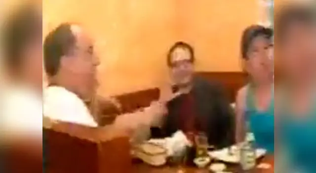 Chifa abre sus puertas tras escándalo y un comensal los trolea en vivo Chifa abre sus puertas tras escándalo y un comensal los trolea en vivo