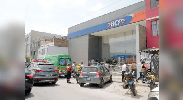 Policía realiza las pesquisas respectivas tras nuevo golpe en un banco Policía realiza las pesquisas respectivas tras nuevo golpe en un banco