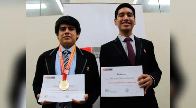 Estudiante de 16 años ocupa el 1° puesto en dos exámenes de admisión de prestigiosas universidades de Perú Estudiante de 16 años ocupa el 1° puesto en dos exámenes de admisión de prestigiosas universidades de Perú