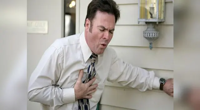 Cuida tu corazón practicando deportes todos los días y evitando las comidas chatarras