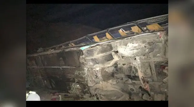 El accidente ocurrió cerca al puente Ocoña en el kilómetro 780 de la Panamericana Sur El accidente ocurrió cerca al puente Ocoña en el kilómetro 780 de la Panamericana Sur