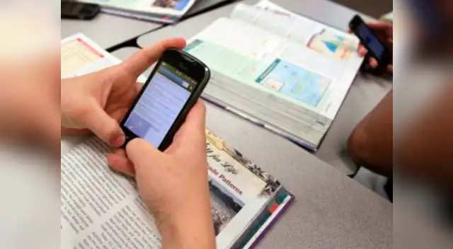 Francia prohibirá el uso de celulares en los colegios a partir de setiembre Francia prohibirá el uso de celulares en los colegios a partir de setiembre