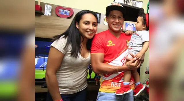 Marcio Valverde festejo gol y clasificación con la familia