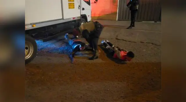 Se escondieron debajo de camión,para evitar ser capturados