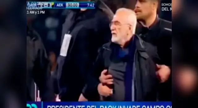 El presidente del PAOK saltó a la cancha con un arma de fuego El presidente del PAOK saltó a la cancha con un arma de fuego