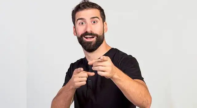 Jorge Cremades causa sensación por sus ocurrentes videos