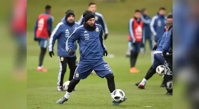 Lionel  Messi entrenando