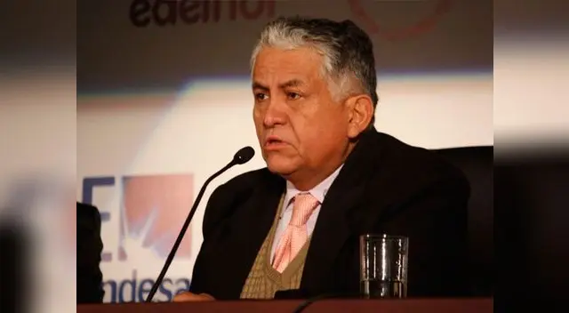 Efraín Trelles 