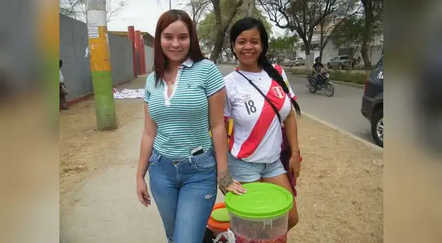Venezolanas vendiendo Tizana previo al cotejo Grau ante Santa Rosa FOTO: Roberto Saavedra Venezolanas vendiendo Tizana previo al cotejo Grau ante Santa Rosa FOTO: Roberto Saavedra