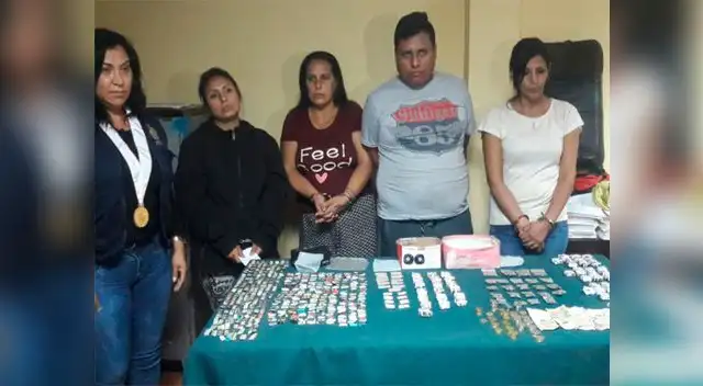Los detenidos y la droga fueron presentados en conferencia de prensa Los detenidos y la droga fueron presentados en conferencia de prensa