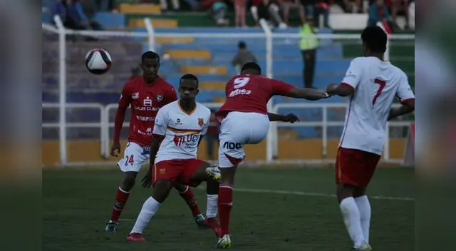 Cienciano intentó de varias maneras pero no pudo superar al Grau. FOTO: Melissa Valdivia